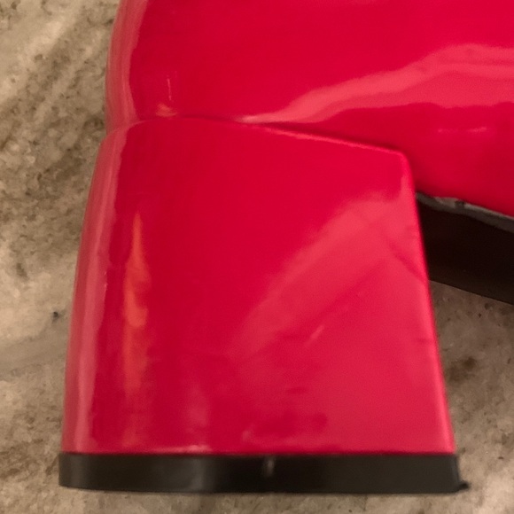 Steve Madden Bold Red Heels - Picture 6 of 8